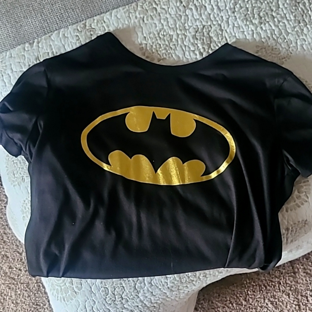 Women's batman tee with cape